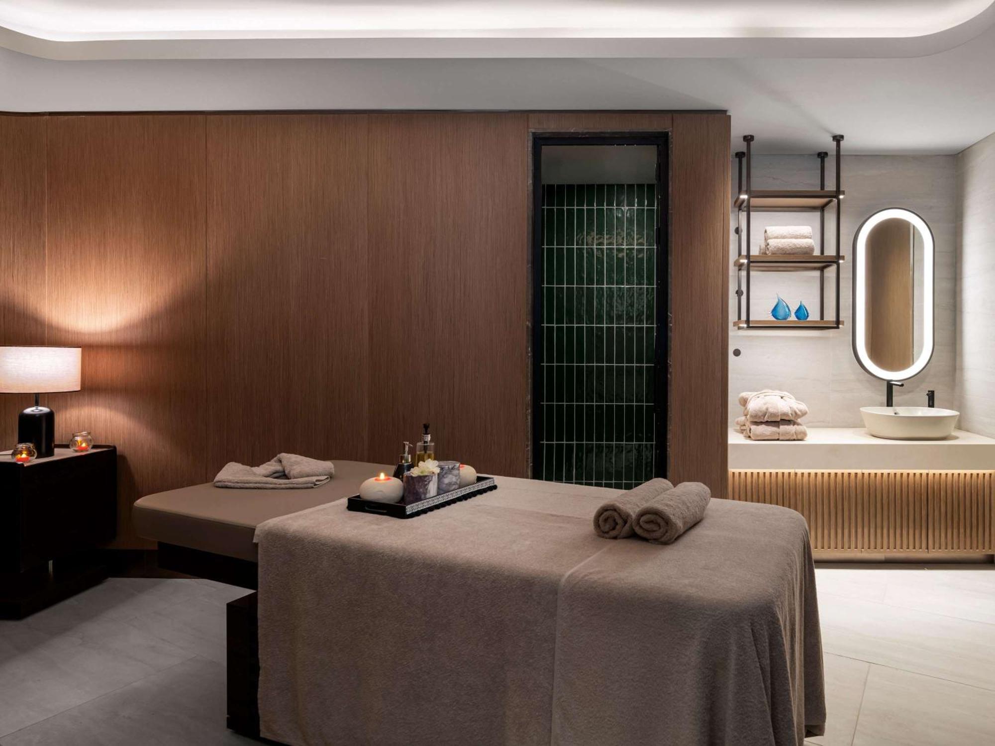 Moevenpick Living Istanbul Saklivadi Hotel ภายนอก รูปภาพ